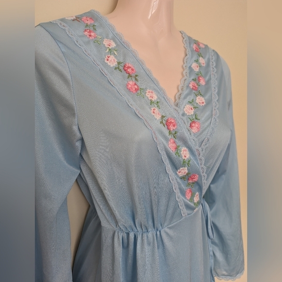 Vintage floral embroidered robe blue xs small - Picture 3 of 12